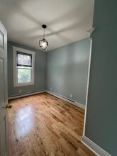 183 Wegman Pky, Unit 2 in Jersey City, NJ - Building Photo - Building Photo