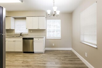2740 SW 7th St in Fort Lauderdale, FL - Building Photo - Building Photo