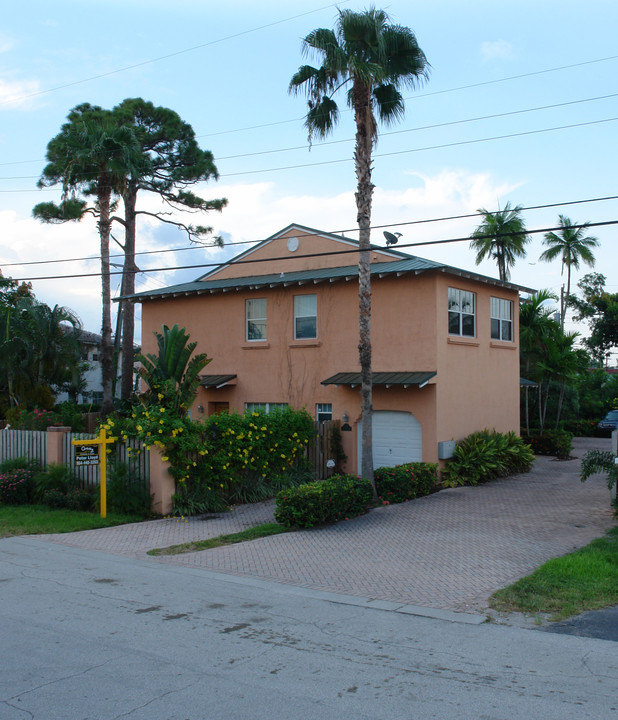 720 SE 14th Ct in Fort Lauderdale, FL - Foto de edificio