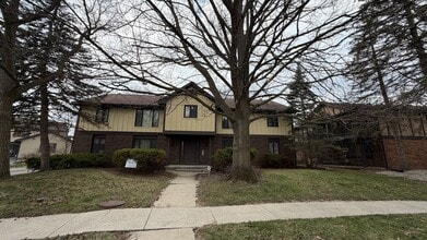 5901 Ryewyck Dr in Toledo, OH - Building Photo - Building Photo