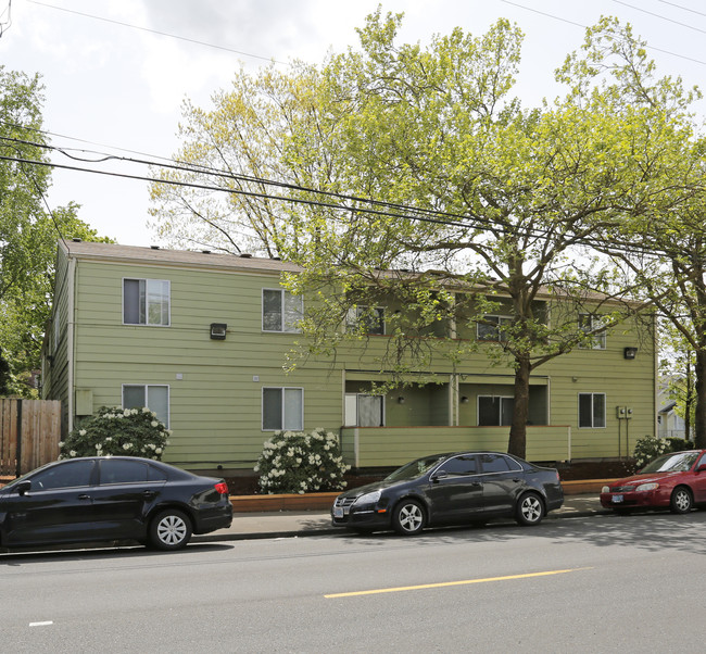 King Dishman in Portland, OR - Building Photo - Building Photo