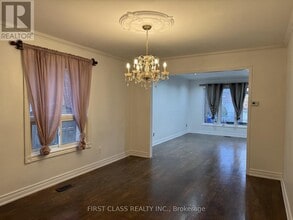 11 Hazelmere Dr in Richmond Hill, ON - Building Photo - Building Photo