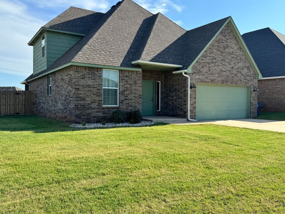 6361 NW 177th Cir in Edmond, OK - Building Photo