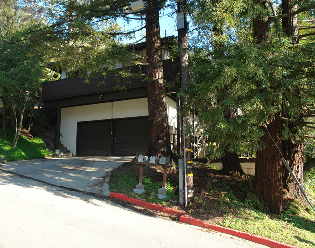 75-77 Corte Madera Ave in Mill Valley, CA - Building Photo - Building Photo