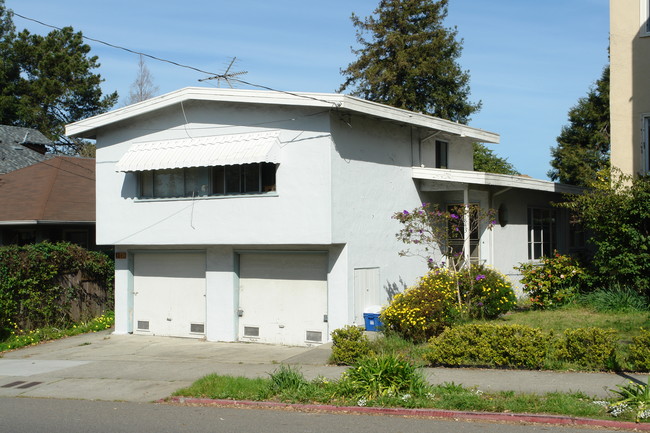 1841-1843 Cedar St in Berkeley, CA - Building Photo - Building Photo