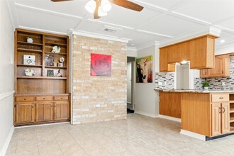 301 Hallmark Dr in Arlington, TX - Building Photo - Building Photo
