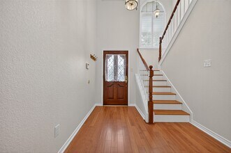 2483 Hodges Bend Cir in Sugar Land, TX - Foto de edificio - Building Photo