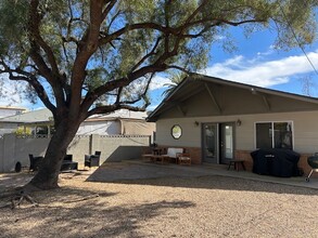 4528 E Glenrosa Ave in Phoenix, AZ - Foto de edificio - Building Photo