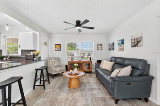 1036 Madison St in Largo, FL - Building Photo - Building Photo