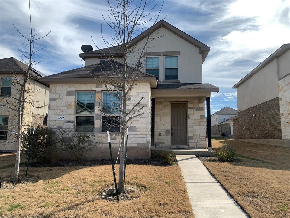 2909 Barbed Wire St in Round Rock, TX - Building Photo