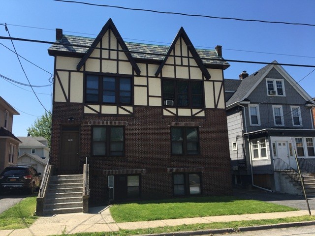 194 Oak St in Teaneck, NJ - Building Photo