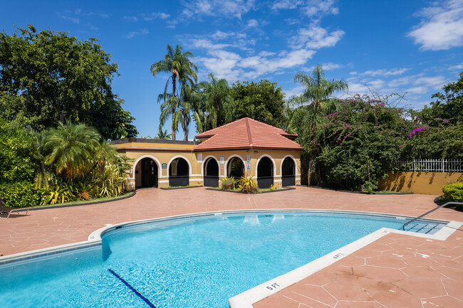 Courts At Kendall Tennis Club in Miami, FL - Building Photo - Building Photo