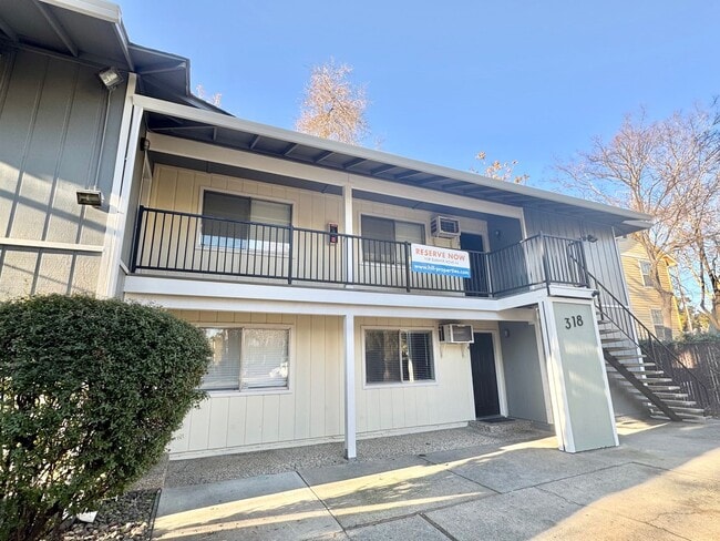318 W 7th Street