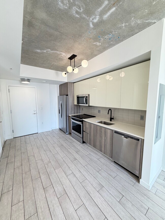 237 NE 33rd St, Unit A in Miami, FL - Building Photo - Building Photo