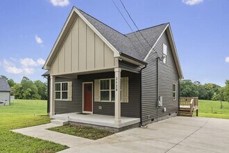 2528 TN-47 in Burns, TN - Building Photo - Building Photo