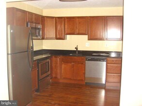 8340 Greensboro Dr in McLean, VA - Building Photo - Building Photo