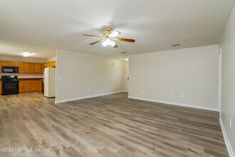 737 Cypress Ave N in Green Cove Springs, FL - Building Photo - Building Photo