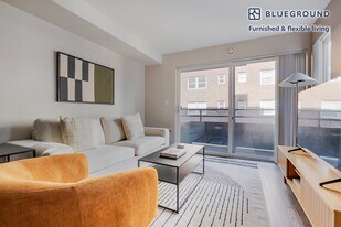 526 Yale Ave N in Seattle, WA - Building Photo