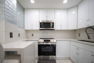 12850 SW 4th Ct in Pembroke Pines, FL - Building Photo - Building Photo