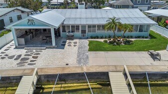 1409 SE 4th Ave in Crystal River, FL - Building Photo