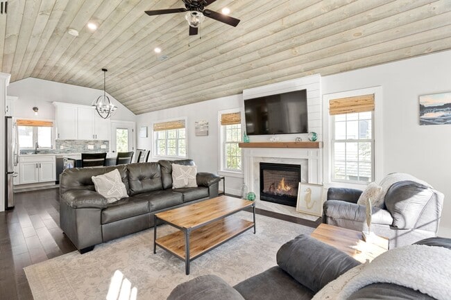 10 Willow Ln in Hampton, NH - Building Photo - Building Photo