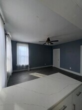 209 Danforth Ave in Jersey City, NJ - Building Photo - Building Photo