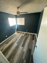 16526 Chestnut St in Hesperia, CA - Building Photo