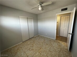 6540 Evergreen Ave in Las Vegas, NV - Building Photo - Building Photo