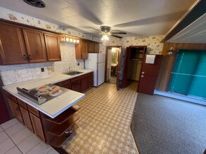 17 Cherry St in Millinocket, ME - Building Photo - Building Photo