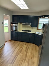 3313 G Ave NW in Cedar Rapids, IA - Building Photo - Building Photo