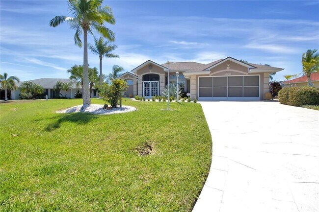 25435 St Helena Ln in Punta Gorda, FL - Foto de edificio - Building Photo