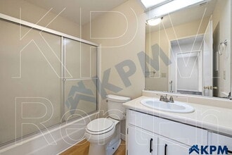 1573 W Swain Rd in Stockton, CA - Building Photo - Building Photo