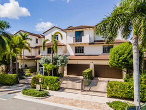 Venic Isle Tower in Fort Lauderdale, FL - Building Photo - Primary Photo