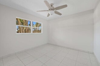 1069 Highlands Dr in Naples, FL - Building Photo - Building Photo