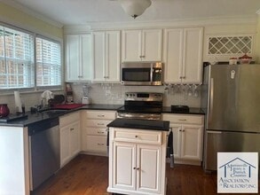 1106 Cherokee Ct in Martinsville, VA - Foto de edificio - Building Photo