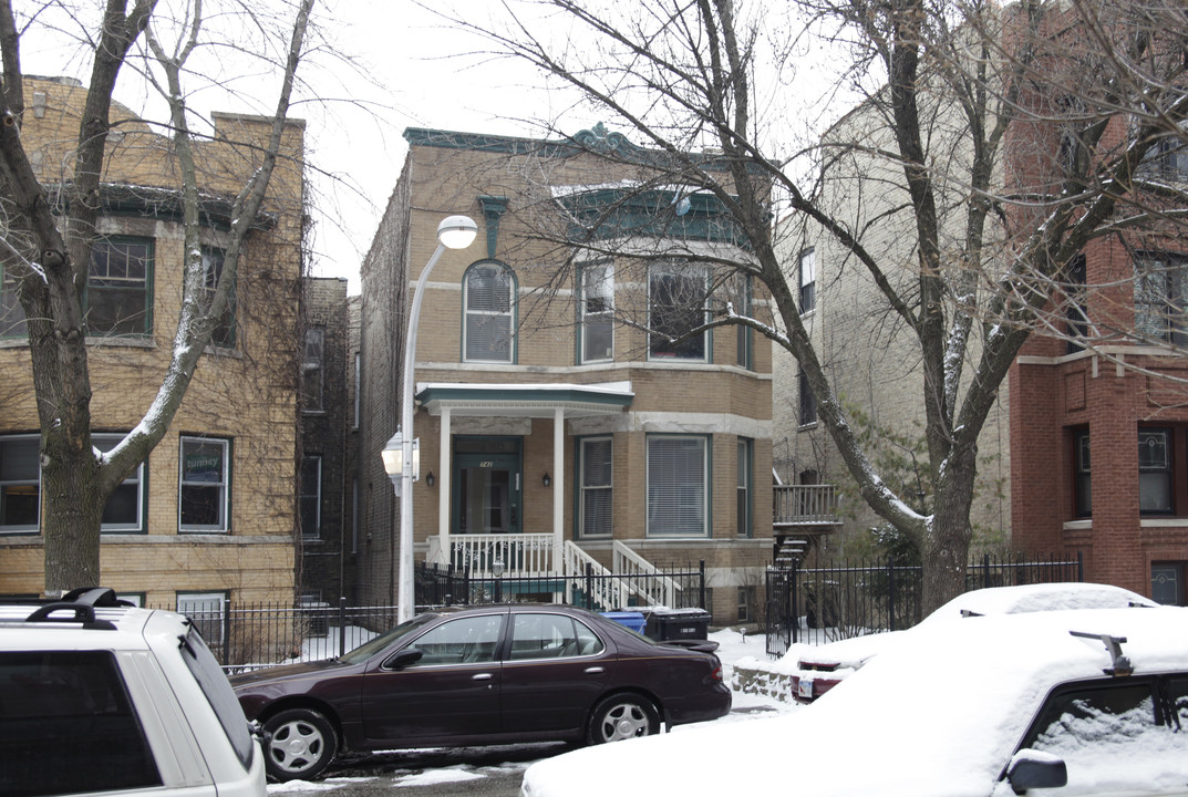 742 W Buckingham Pl in Chicago, IL - Building Photo