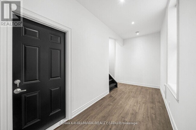 208 Dovercourt Rd in Toronto, ON - Building Photo - Building Photo