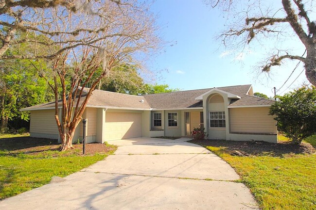 property at 155 Florida Park Dr N