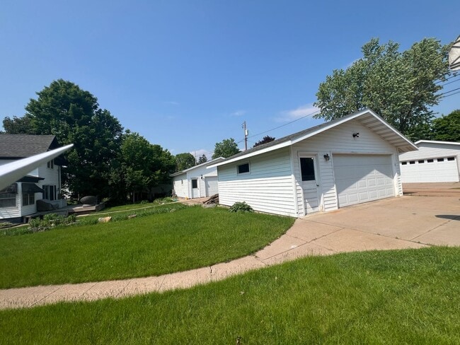 1715 Fairmount St in Wausau, WI - Building Photo - Building Photo