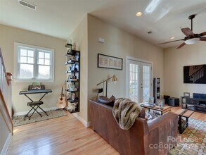 2228 Lyndhurst Ave in Charlotte, NC - Building Photo - Building Photo