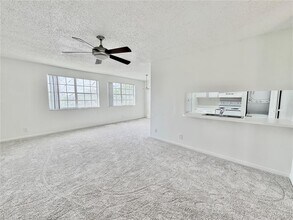 8734 SW 3rd St, Unit 204 in Pembroke Pines, FL - Building Photo - Building Photo