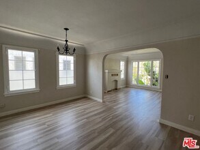 1282 S Highland Ave in Los Angeles, CA - Building Photo - Building Photo