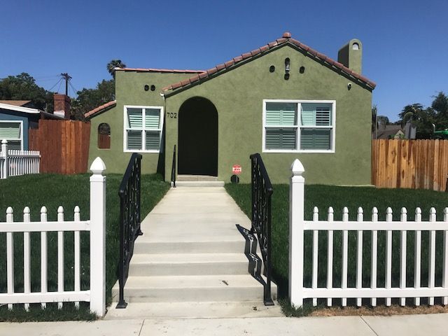 702 N McCadden Pl in Los Angeles, CA - Building Photo
