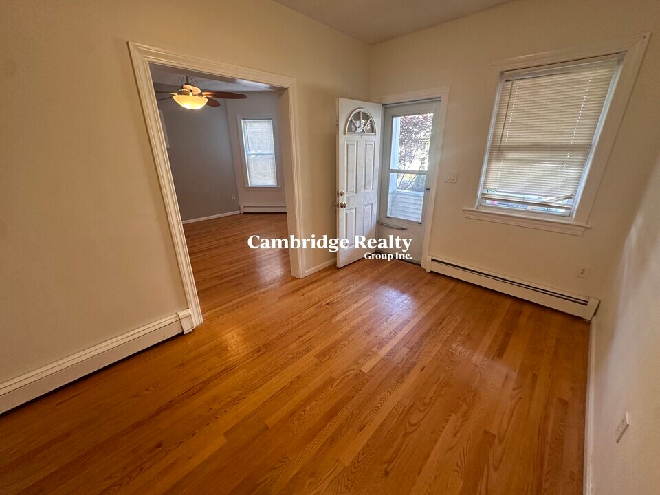 66 Kenmere Rd in Medford, MA - Building Photo