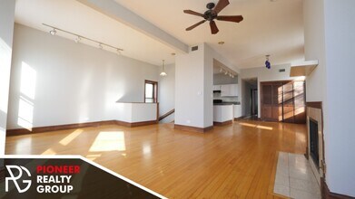 2835 N Ashland Ave-Unit -2835-2 in Chicago, IL - Building Photo - Building Photo