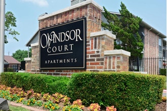 Barrow in Lewisville, TX - Building Photo - Building Photo