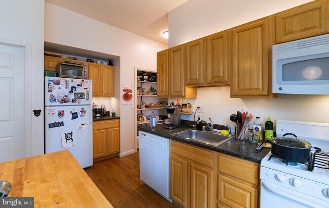 4813 Walton Ave photo'