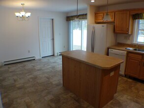 46 York Woods Rd in South Berwick, ME - Building Photo - Building Photo