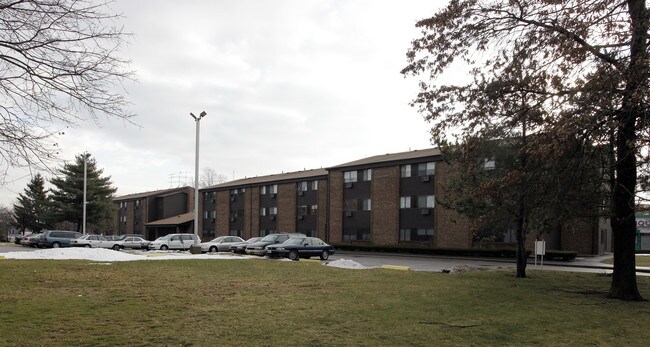 Aaron Briggs in Providence, RI - Foto de edificio - Building Photo