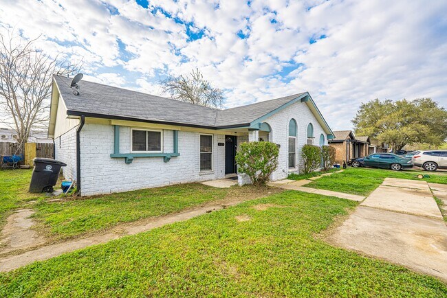 8124 Beech Cove Ln in Houston, TX - Building Photo - Building Photo